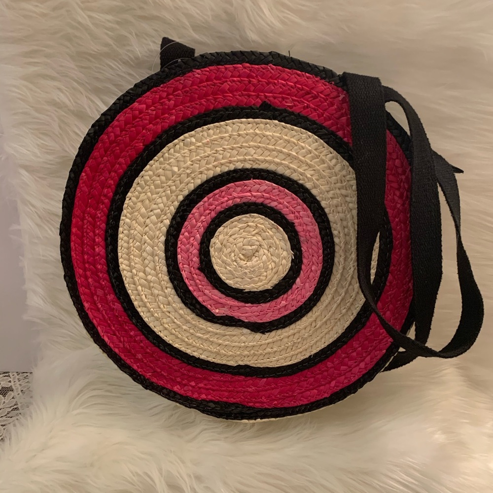 NWOT Straw circular handbag